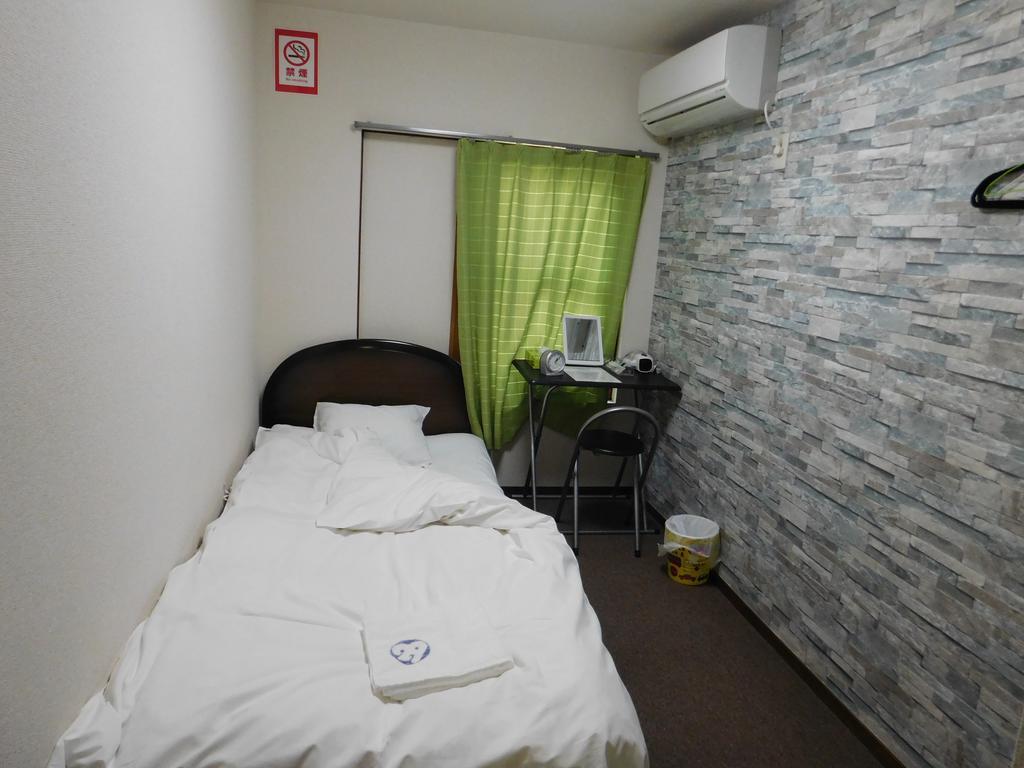Single Room with Shared Bathroom